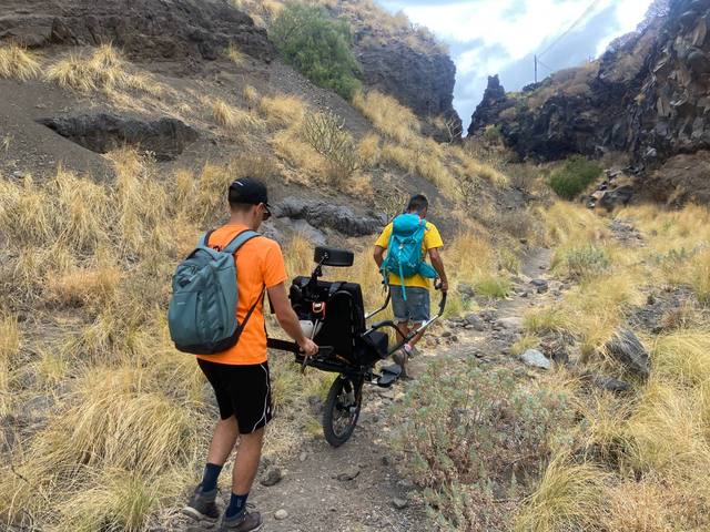 Subiendo por el cauce del barranco