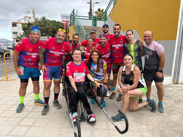 Foto de equipo en meta con el Chanchullo Trail