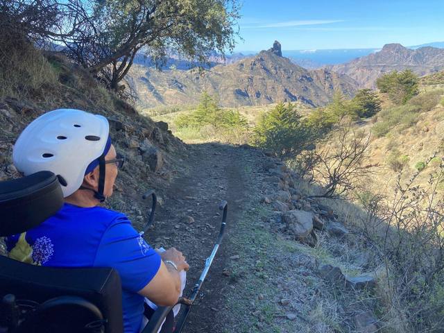 Camino de Tejeda con el Roque Nublo al fondo